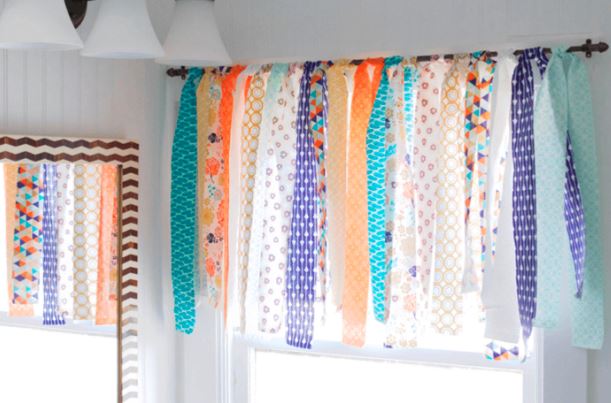Tận dụng những miếng vải thừa, chị em có thể biến ra rèm cửa sổ cực sang chỉ trong vài phút