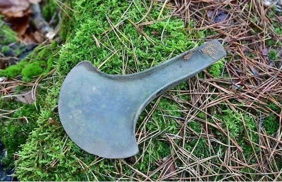 Tìm thấy chiếc rìu 3.500 năm tuổi được dùng để thờ cúng