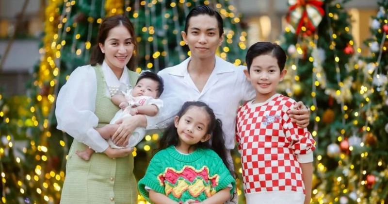 Khánh Thi - Phan Hiển chụp ảnh Giáng sinh cùng 3 con
