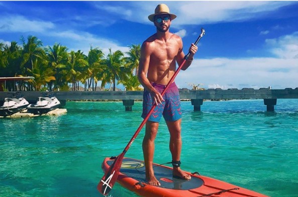 Lo&#x1EA1;t ng&#xF4;i sao b&#xF3;ng &#x111;&#xE1; khoe body 6 m&#xFA;i khi &#x111;i bi&#x1EC3;n, &#x27;thi&#xEA;u &#x111;&#x1ED1;t&#x27; m&#x1ECD;i &#xE1;nh nh&#xEC;n, ai h&#x1EA5;p d&#x1EAB;n nh&#x1EA5;t?