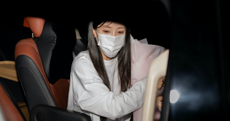 Hyomin (T-ara) &#x111;&#x1EBF;n s&#xE2;n bay N&#x1ED9;i B&#xE0;i trong v&#xF2;ng v&#xE2;y c&#x1EE7;a h&#xE0;ng tr&#x103;m fan h&#xE2;m m&#x1ED9;