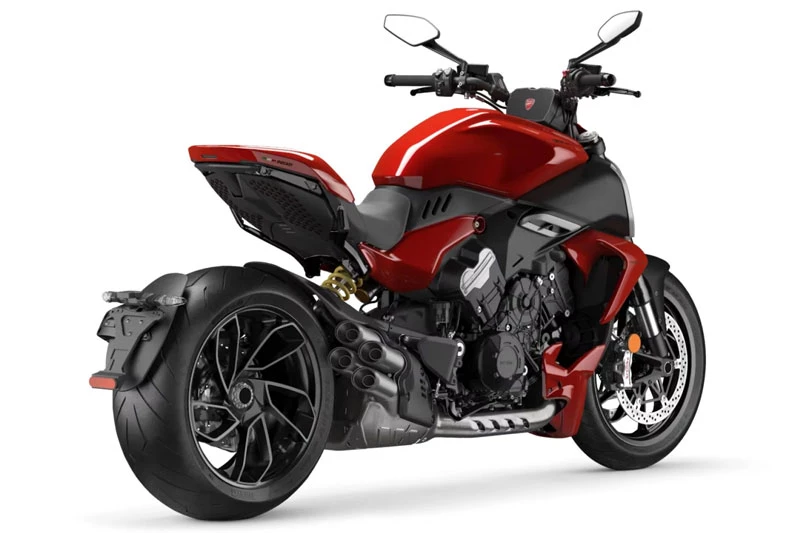 Ducati Diavel V4.