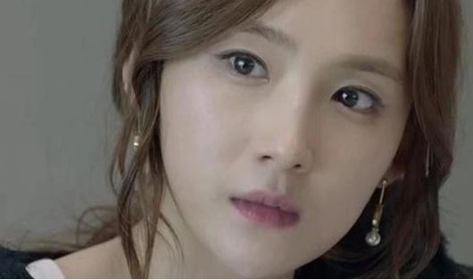 Thấy chị dâu lén lút trong nhà hàng với một người đàn ông lạ mặt, em làm ầm lên cho cả nhà biết thì lại bị anh trai giáng cho một cái tát (P2)