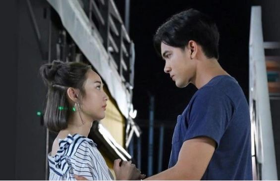 Thấy chị dâu lén lút trong nhà hàng với một người đàn ông lạ mặt, em làm ầm lên cho cả nhà biết thì lại bị anh trai giáng cho một cái tát (P1)