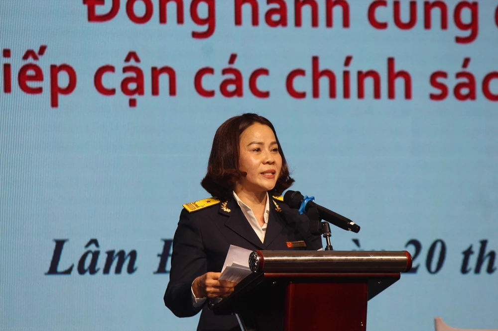 Bà Nguyễn Thị Tuyết Ánh - Phó Cục trưởng Cục Thuế tỉnh Lâm Đồng, chia sẻ thông tin.