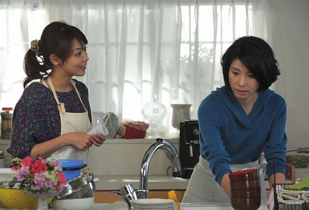 Nhà có khách, chị chồng giới thiệu em dâu là 'giúp việc cao cấp', nàng dâu chờ sau bữa cơm đông đủ liền thẳng thừng đáp trả khiến 'trật tự' được thiết lập