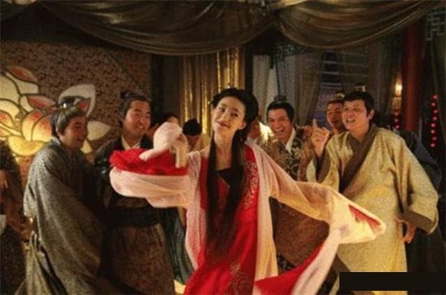 Bóc mẽ số tiền cho một tối dạo lầu xanh của các công tử thời phong kiến Trung Hoa