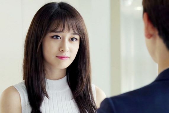 Thấy chị dâu lén lút trong nhà hàng với một người đàn ông lạ mặt, em làm ầm lên cho cả nhà biết thì lại bị anh trai giáng cho một cái tát (P3)