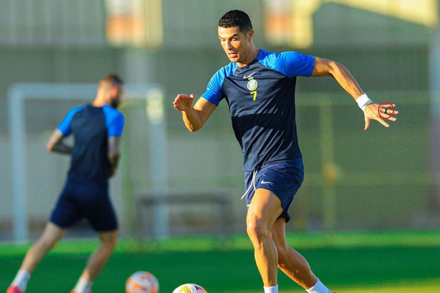 Chiếc nhẫn bí ẩn Ronaldo luôn đeo trong lúc tập luyện là gì?