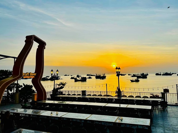 Bí kíp du lịch Phú Quốc: Nơi nào vừa ăn ngon, vừa ngắm hoàng hôn cực chất?