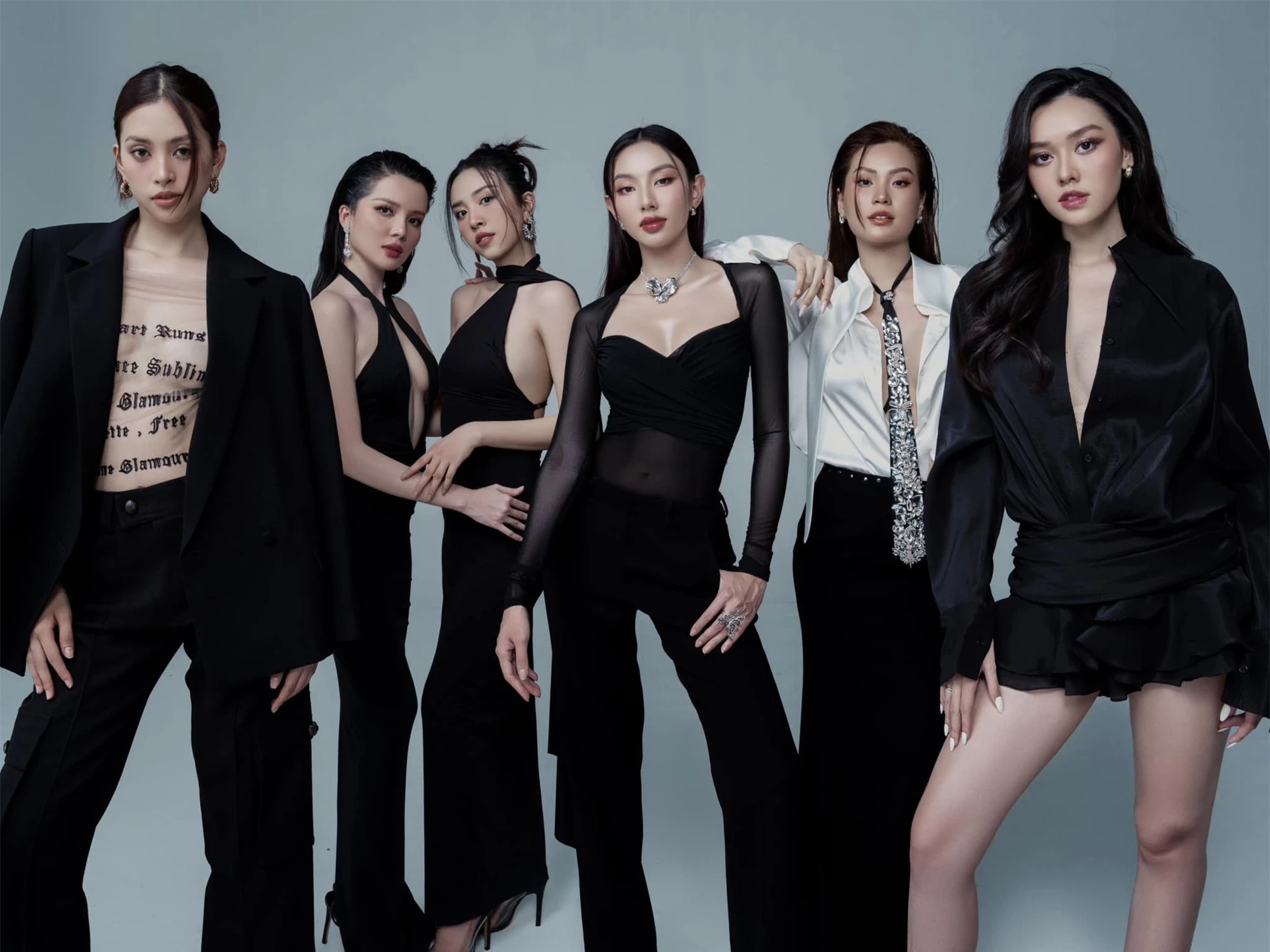 Showbiz Việt có 1 hội bạn thân cực chất: Toàn các nàng hậu chân dài, gây sốt nhất là người đẹp kết hôn ở tuổi 20 - Ảnh 1. Showbiz Việt có 1 hội bạn thân cực chất: Toàn các nàng hậu chân dài, gây sốt nhất là người đẹp kết hôn ở tuổi 20 - Ảnh 1.