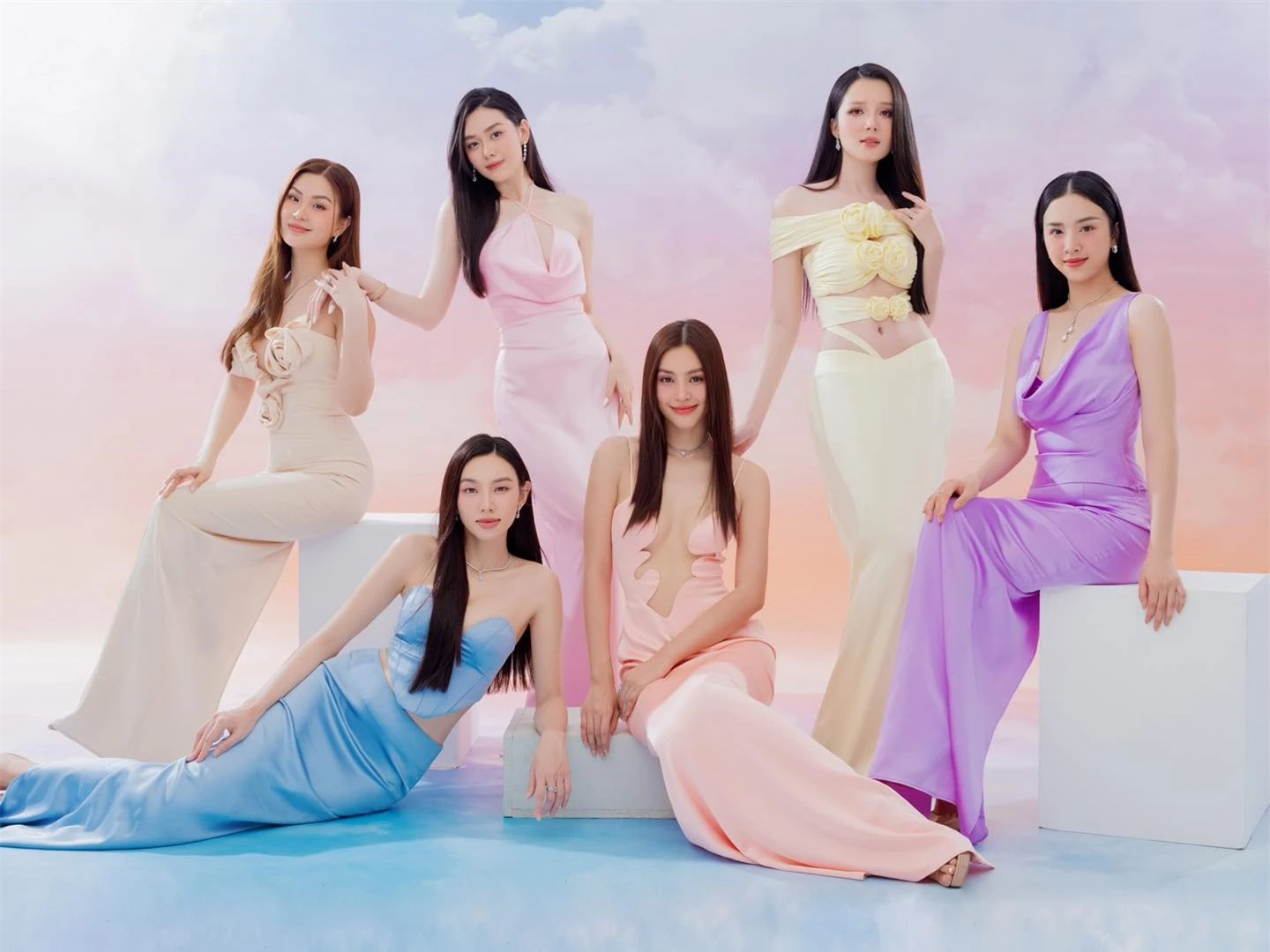 Showbiz Việt có 1 hội bạn thân cực chất: Toàn các nàng hậu chân dài, gây sốt nhất là người đẹp kết hôn ở tuổi 20 - Ảnh 2. Showbiz Việt có 1 hội bạn thân cực chất: Toàn các nàng hậu chân dài, gây sốt nhất là người đẹp kết hôn ở tuổi 20 - Ảnh 2.