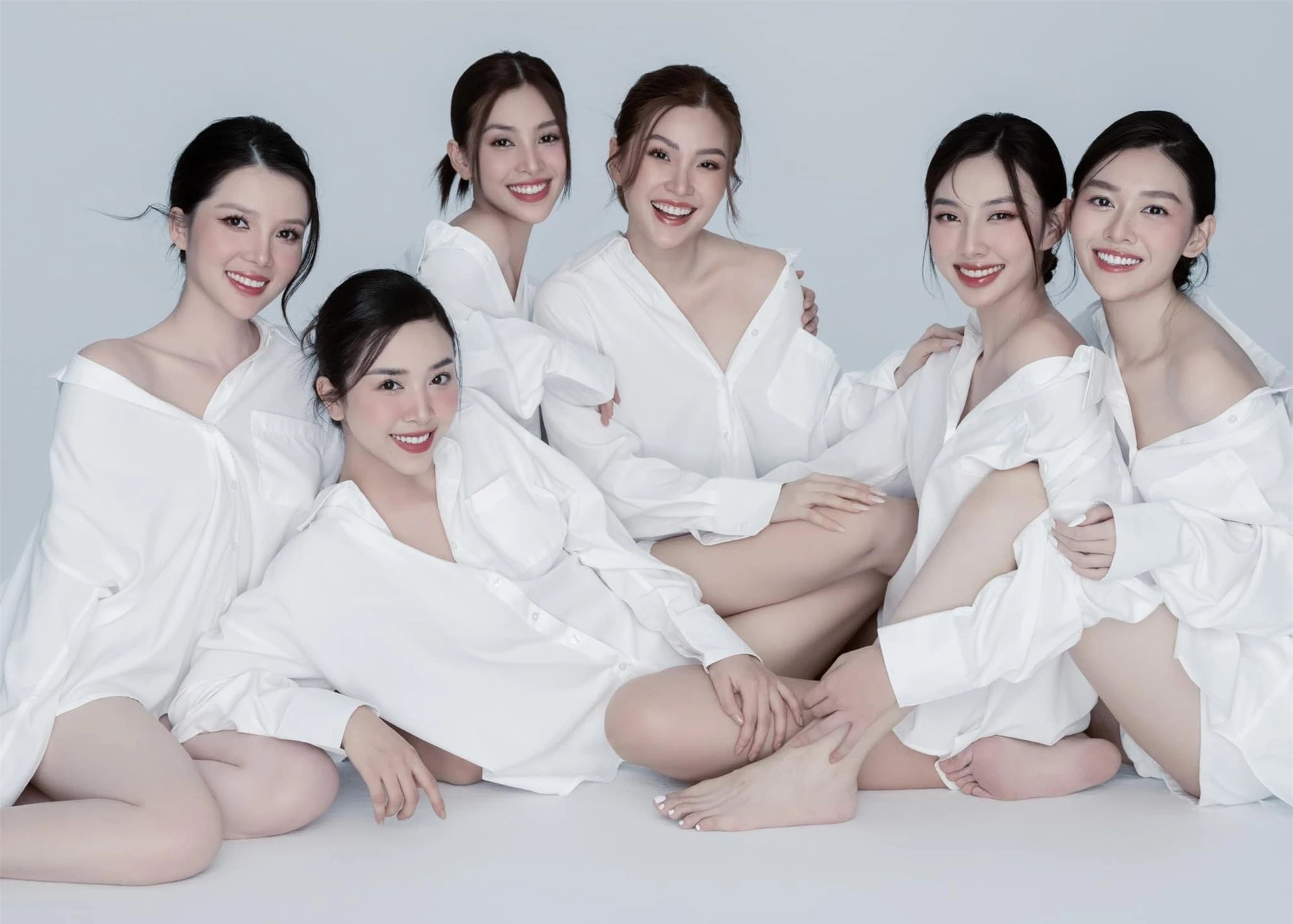 Showbiz Việt có 1 hội bạn thân cực chất: Toàn các nàng hậu chân dài, gây sốt nhất là người đẹp kết hôn ở tuổi 20 - Ảnh 3. Showbiz Việt có 1 hội bạn thân cực chất: Toàn các nàng hậu chân dài, gây sốt nhất là người đẹp kết hôn ở tuổi 20 - Ảnh 3.