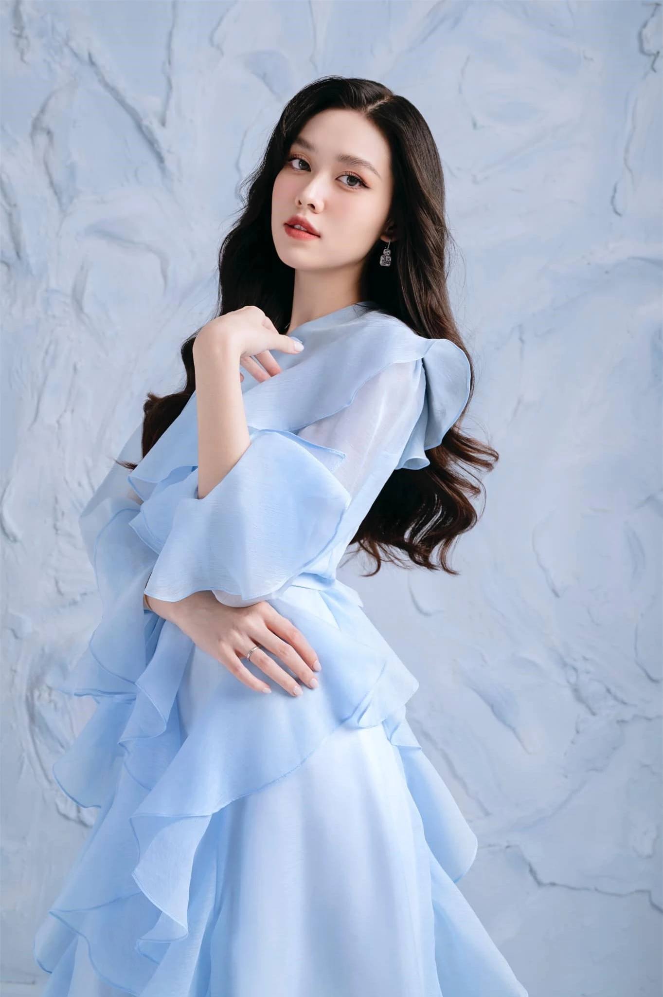 Showbiz Việt có 1 hội bạn thân cực chất: Toàn các nàng hậu chân dài, gây sốt nhất là người đẹp kết hôn ở tuổi 20 - Ảnh 8. Showbiz Việt có 1 hội bạn thân cực chất: Toàn các nàng hậu chân dài, gây sốt nhất là người đẹp kết hôn ở tuổi 20 - Ảnh 8.