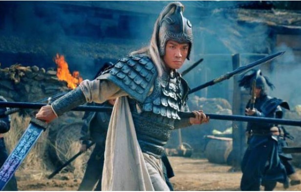 Trong Tam Quốc, chỉ có 2 người có thể đánh bại Lữ Bố, thứ nhất là sư phụ Triệu Vân, người còn lại còn giỏi hơn