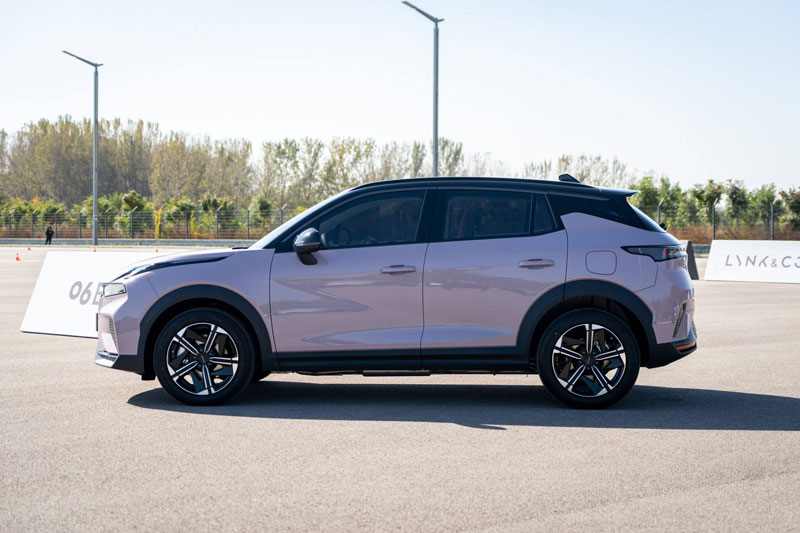 SUV của hãng xe mới vào Việt Nam sở hữu công suất 299 mã lực, siêu tiết kiệm xăng, giá rẻ bất ngờ, cạnh tranh Hyundai Creta, Kia Seltos