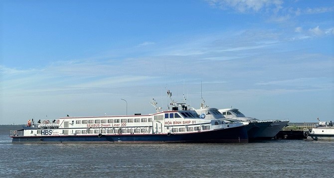 Ki&#xEA;n Giang: T&#x1EA1;m ng&#x1EEB;ng ho&#x1EA1;t &#x111;&#x1ED9;ng c&#xE1;c tuy&#x1EBF;n t&#xE0;u, ph&#xE0; do th&#x1EDD;i ti&#x1EBF;t x&#x1EA5;u