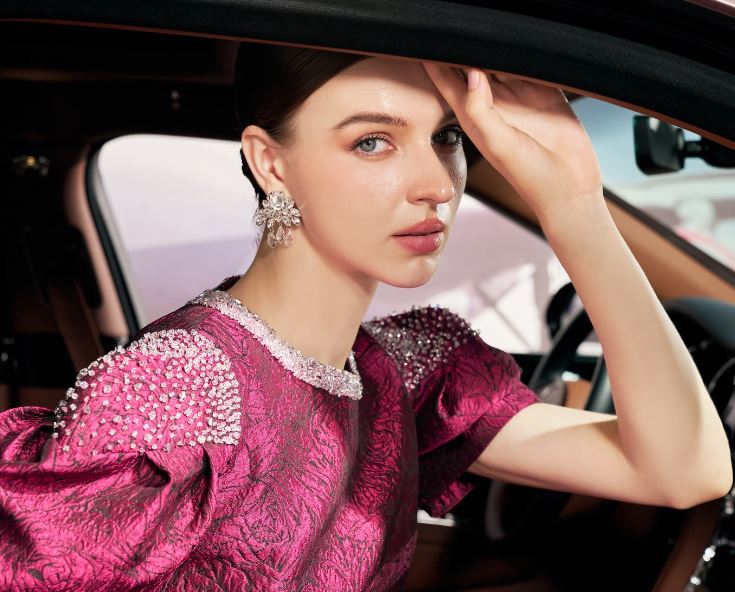 Nhan sắc tựa nữ thần của mỹ nhân Đông Âu cao 1,83m, hot rần rần tại Việt Nam