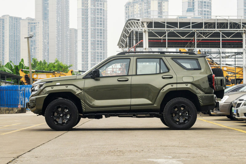 SUV địa hình công suất 408 mã lực, ‘uống xăng như ngửi’, giá rẻ bất ngờ