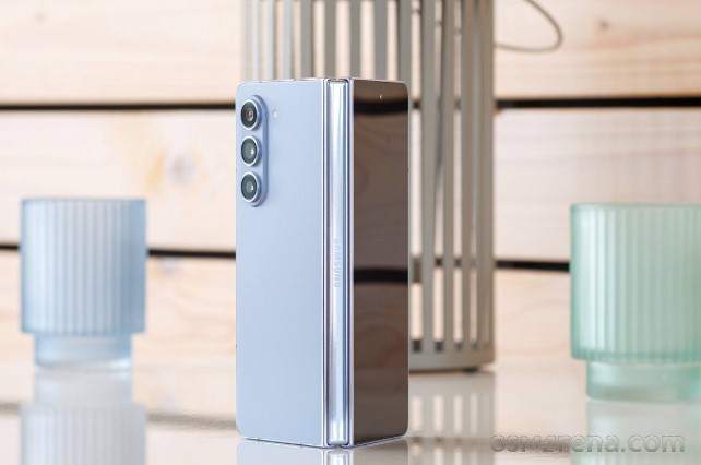 Giá Samsung Galaxy Z Fold5 'rẻ như cho', chốt giảm kỷ lục 11 triệu, màn to tính năng hấp dẫn ‘out trình’ iPhone 15 Pro