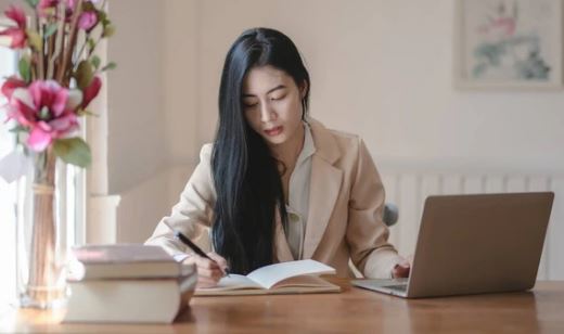 Vì sao chị em cảm thấy làm việc chăm chỉ nhưng mãi chẳng đạt yêu cầu? Có thể không phải vì bạn kém cỏi mà bởi lý do sau!