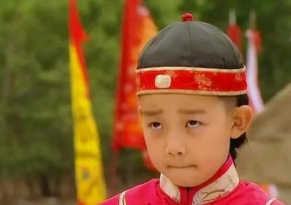 Người con trai 'thông minh nhất' của Ung Chính, giả làm một tên ngốc cả đời, đảm bảo cho con cháu cuộc đời vinh hoa phú quý, viết một câu thơ mà được người người biết đến