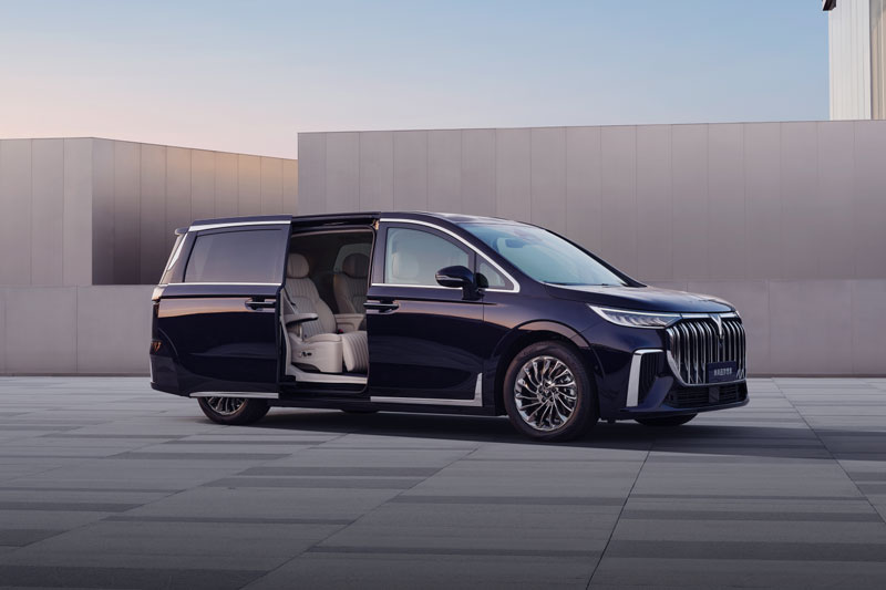 'Chuyên cơ mặt đất' hạng sang, công suất 571 mã lực, siêu tiết kiệm xăng, giá hơn 1,1 tỷ đồng