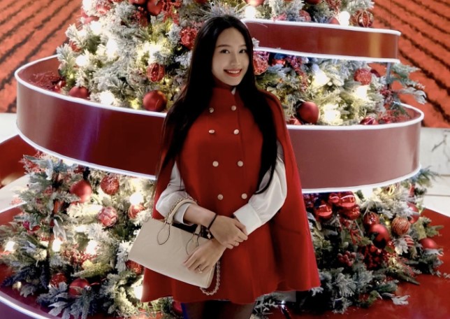 Doãn Hải My xinh đẹp đón giáng sinh, outfit sương sương mấy chục triệu đồng