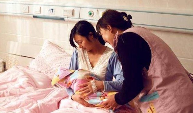 Vợ vừa sinh chồng đã ép làm xét nghiệm ADN với con, có kết quả mẹ chồng vẫn chửi bới vì lí do vô lý