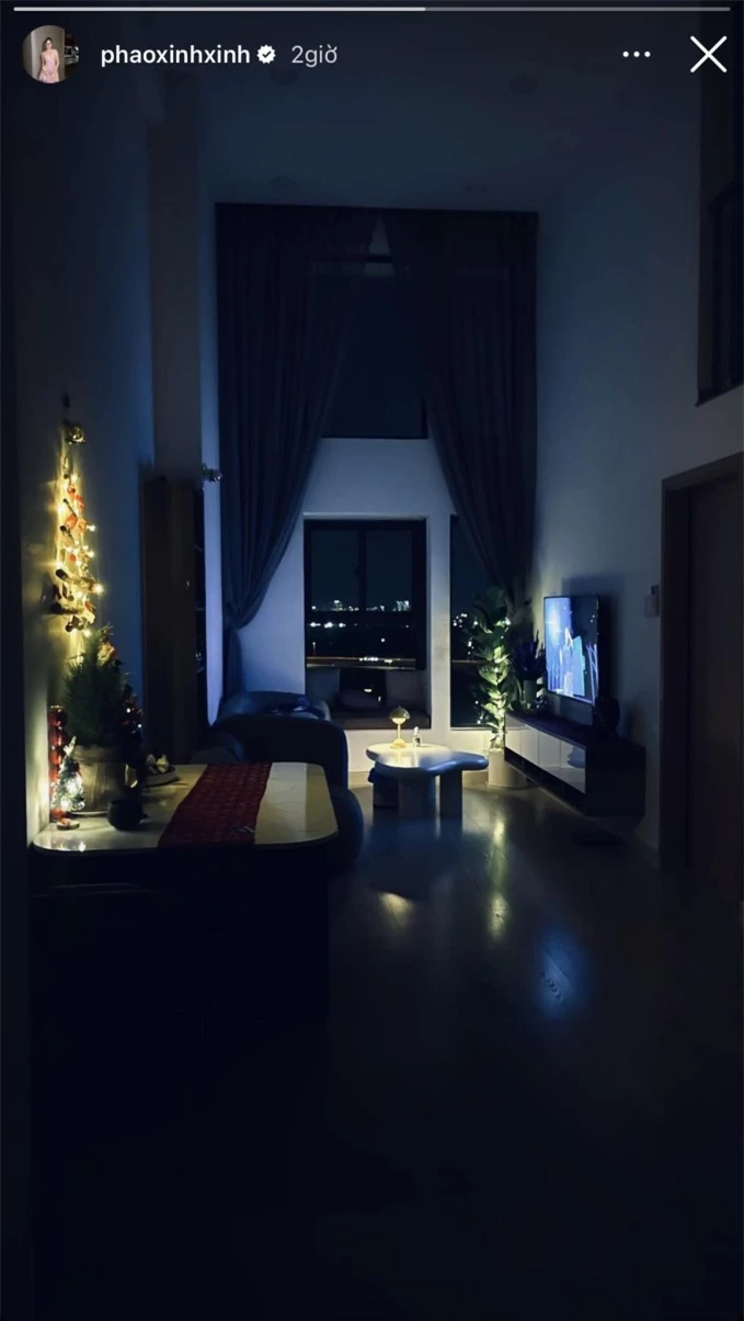 Không khí Noel trong căn chung cư nhỏ của Pháo.