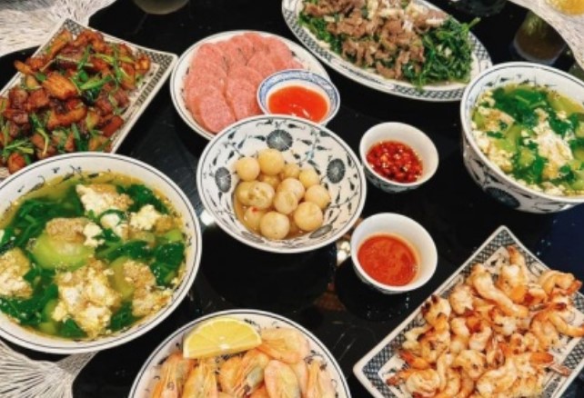 Loạt mâm cơm nhà Phương Oanh nấu cho Shark Bình gây bão: Hé lộ lý do đàn ông thành đạt thích vợ giỏi bếp núc