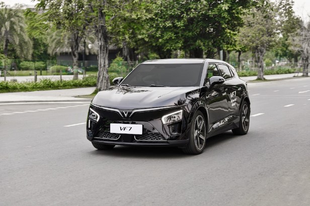 
VinFast tung ưu đãi khủng đến hơn 100 triệu đồng, loạt xe điện ‘trên cơ’ khiến khách Việt dậy sóng