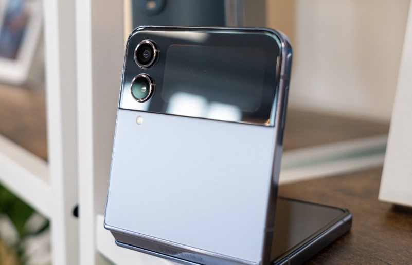 Giá Samsung Galaxy Z Flip4 giảm kỷ lục gần 15 triệu giữa tháng 12, điện thoại gập xịn sò giá rẻ đe nẹt iPhone 11
