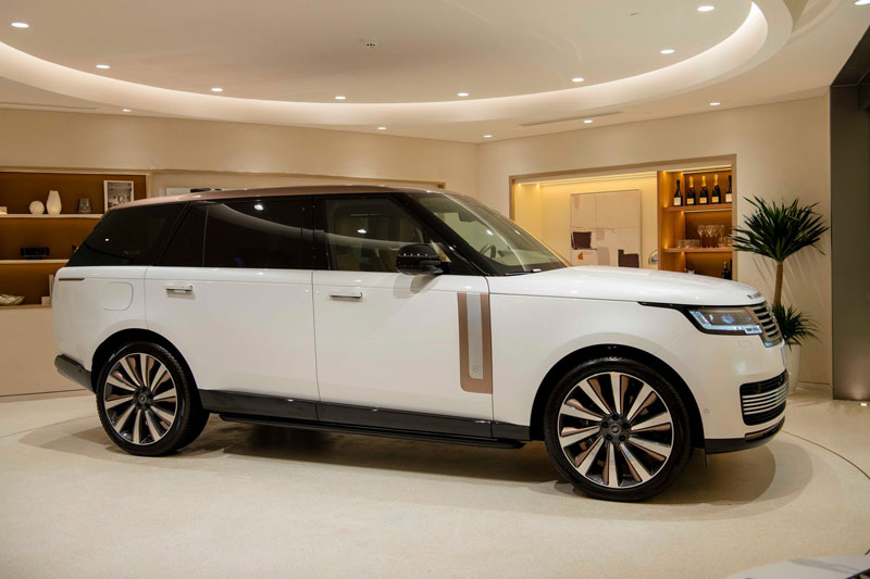 CLIP: Khám phá Range Rover SV 2024 vừa ra mắt tại Việt Nam, giá từ 16,869 tỷ đồng
