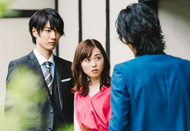 Chị dâu sành điệu tình nguyện về quê chăm mẹ chồng ốm bệnh cả tháng trời nhưng sau khi nghe cuộc nói chuyện giữa đêm, tôi kiên quyết đuổi chị đi