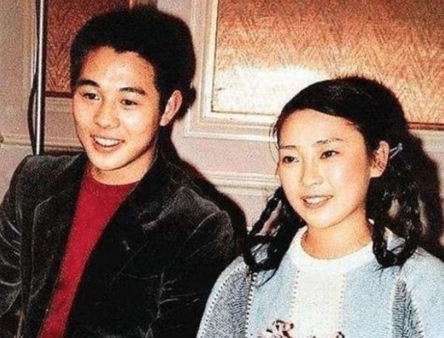 Cuộc sống ở tuổi 35 của con gái lớn Lý Liên Kiệt khiến nhiều người giật mình: Mối quan hệ xấu của cha mẹ ảnh hưởng lớn đến trẻ