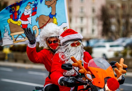 Không khí đón Giáng sinh 2023 tràn ngập ở nhiều nơi trên thế giới