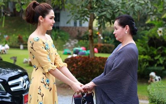 Chị dâu mới sinh, tôi chở mẹ đến nhà thăm nhưng ngồi chơi cả nửa tiếng đồng hồ chị cũng không thèm tiếp