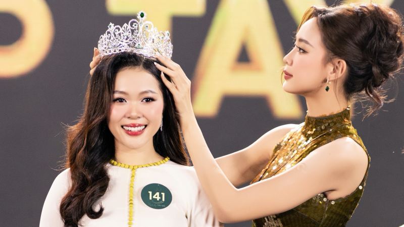 Nguyễn Ngọc Kiều Duy đăng quang Người đẹp Tây Đô