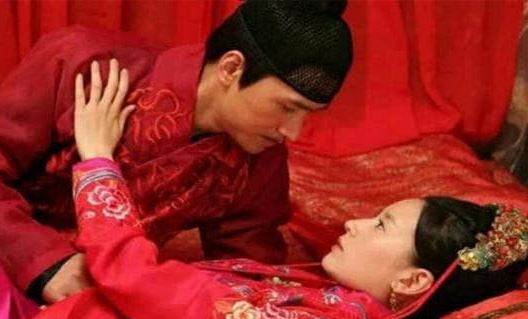 H&#xF4;n nh&#xE2;n c&#x1ED5; x&#x1B0;a: Ph&#x1EE5; n&#x1EEF; ph&#x1EA3;i chu&#x1EA9;n b&#x1ECB; ba th&#x1EE9; mang theo cho &#x27;&#x111;&#xEA;m &#x111;&#x1EA7;u ti&#xEA;n&#x27;! B&#x1EA1;n c&#xF3; bi&#x1EBF;t l&#xE0; g&#xEC;?