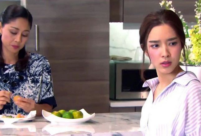 Biết tôi rơi vào cảnh túng thiếu, chị dâu mang 50 triệu đến giúp nhưng nghe yêu cầu của chị ấy, tôi đã trả thẳng tiền và đuổi về