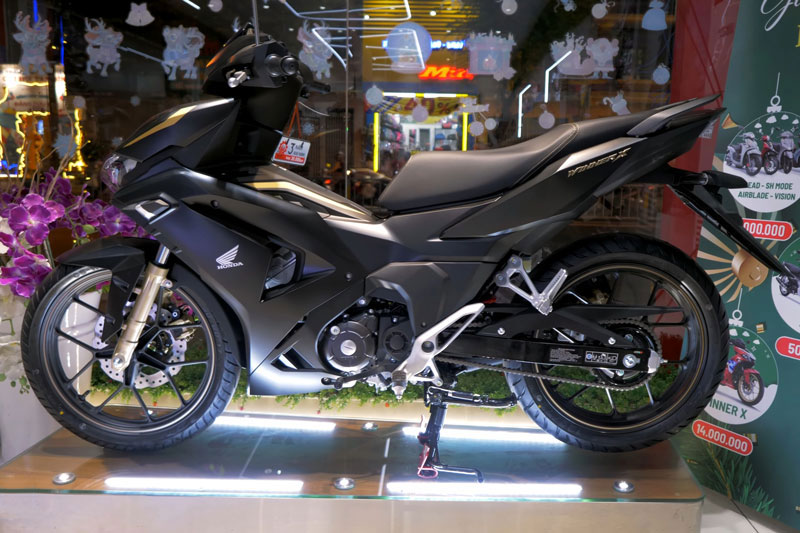 CLIP: Cận cảnh Honda Winner X 2024 màu đen nhám, giá 50,06 triệu đồng