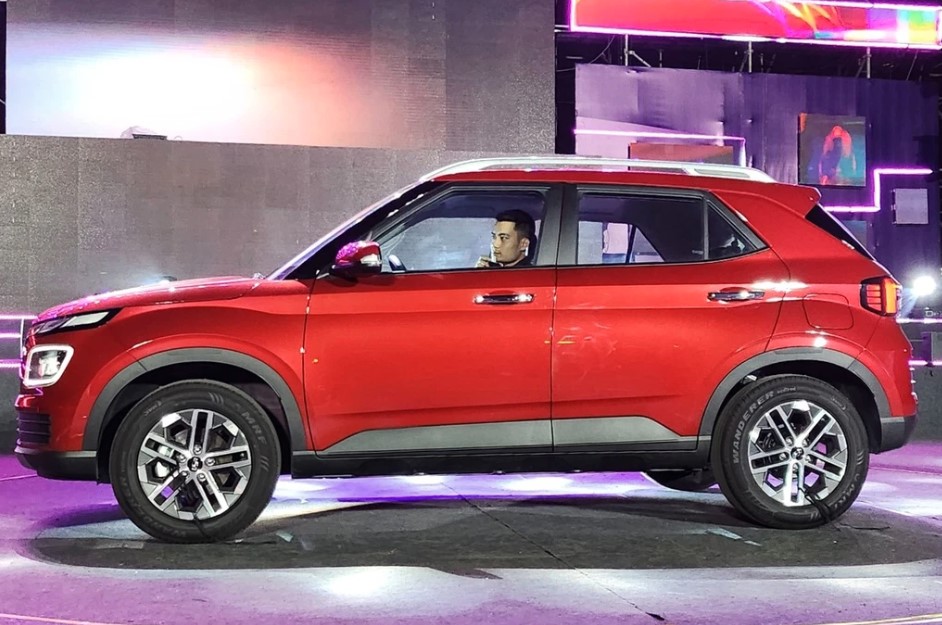 Cuộc đua phân khúc xe gầm cao cỡ nhỏ lại nóng tại Việt Nam