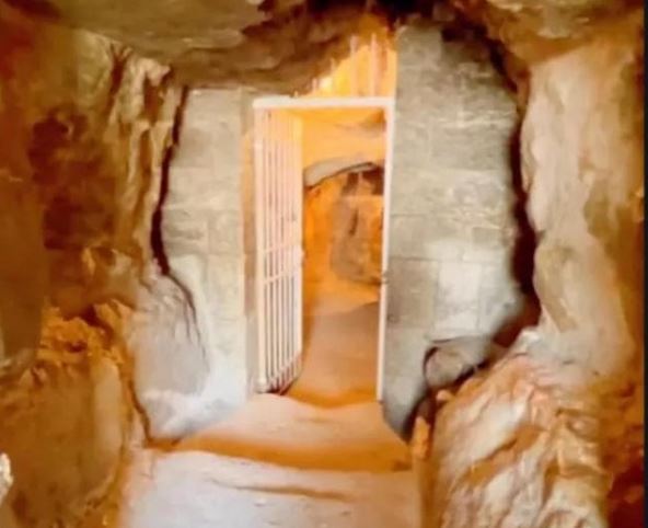 Bên trong kim tự tháp hóa ra như thế này! Năm bức ảnh tiết lộ cấu trúc bên trong của kim tự tháp