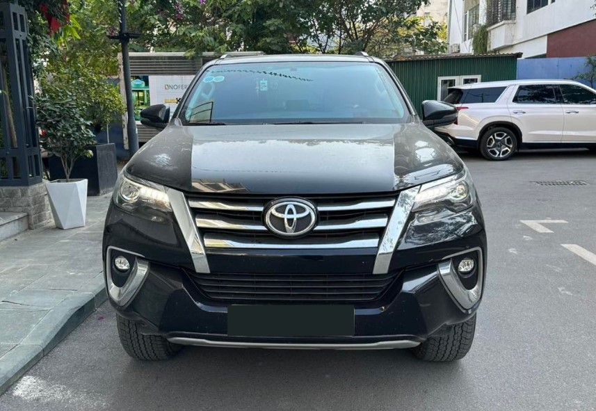 Toyota Fortuner lăn bánh 4 vạn km rao bán ‘lỗ’ hơn nửa tỷ đồng