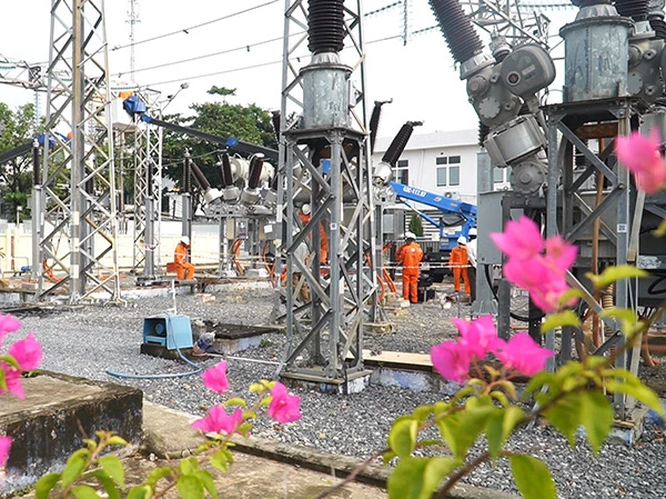 PC Đà Nẵng khẩn trương thi công hoàn thiện sơ đồ thanh cái TBA 110kV Liên Trì.