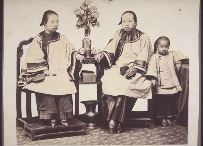 Phụ nữ thời nhà Thanh để tóc như thế nào? Đừng để bị lừa bởi những bộ phim cung đấu