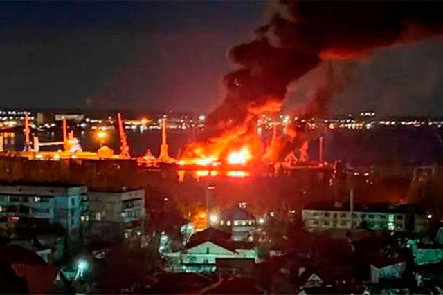 Quân sự thế giới hôm nay (27/12): Ukraine phá hủy tàu đổ bộ Nga, Không quân Mỹ trang bị máy bay F-15EX Eagle II