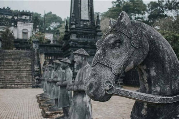 Hình tượng ngựa đá ở Huế: Nét văn hóa cung đình