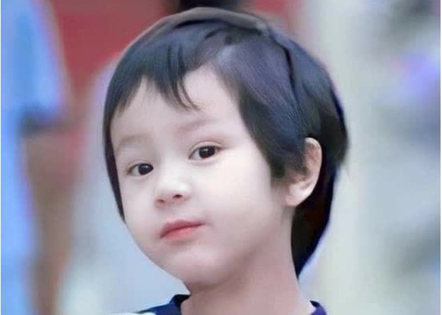 Cậu bé từng xuất hiện trong quảng cáo bột giặt Tết đình đám: Học giỏi, giờ là diễn viên nổi tiếng đẹp trai khỏi bàn